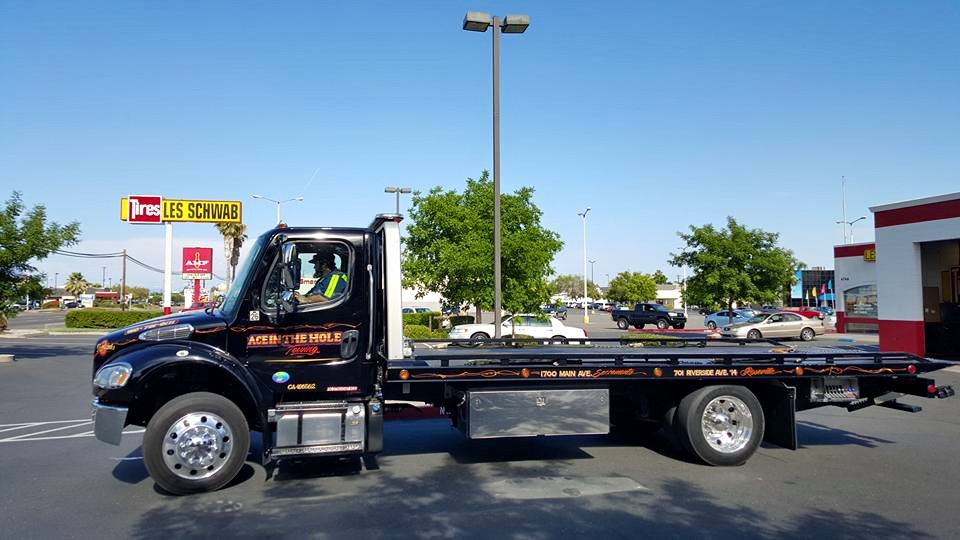 Sacramento Ace Towing has all the right towing equipment for all your towing needs. One call to 916-459-2600 and we will have a driver and a truck dispatched to your location.